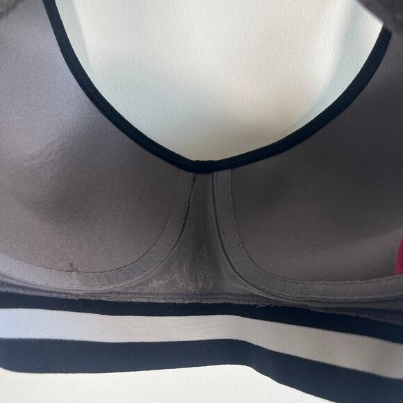 Fruit of the Loom Gray Padded Sports Bra Lounge Striped Band Racerback Size 38 - Picture 6 of 8